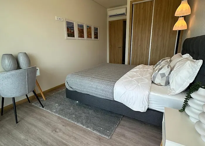 Apartment With Sea View *