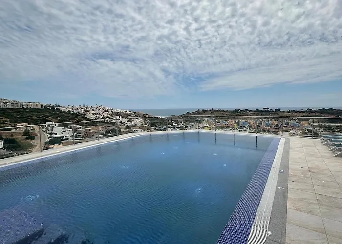 Apartment With Sea View *